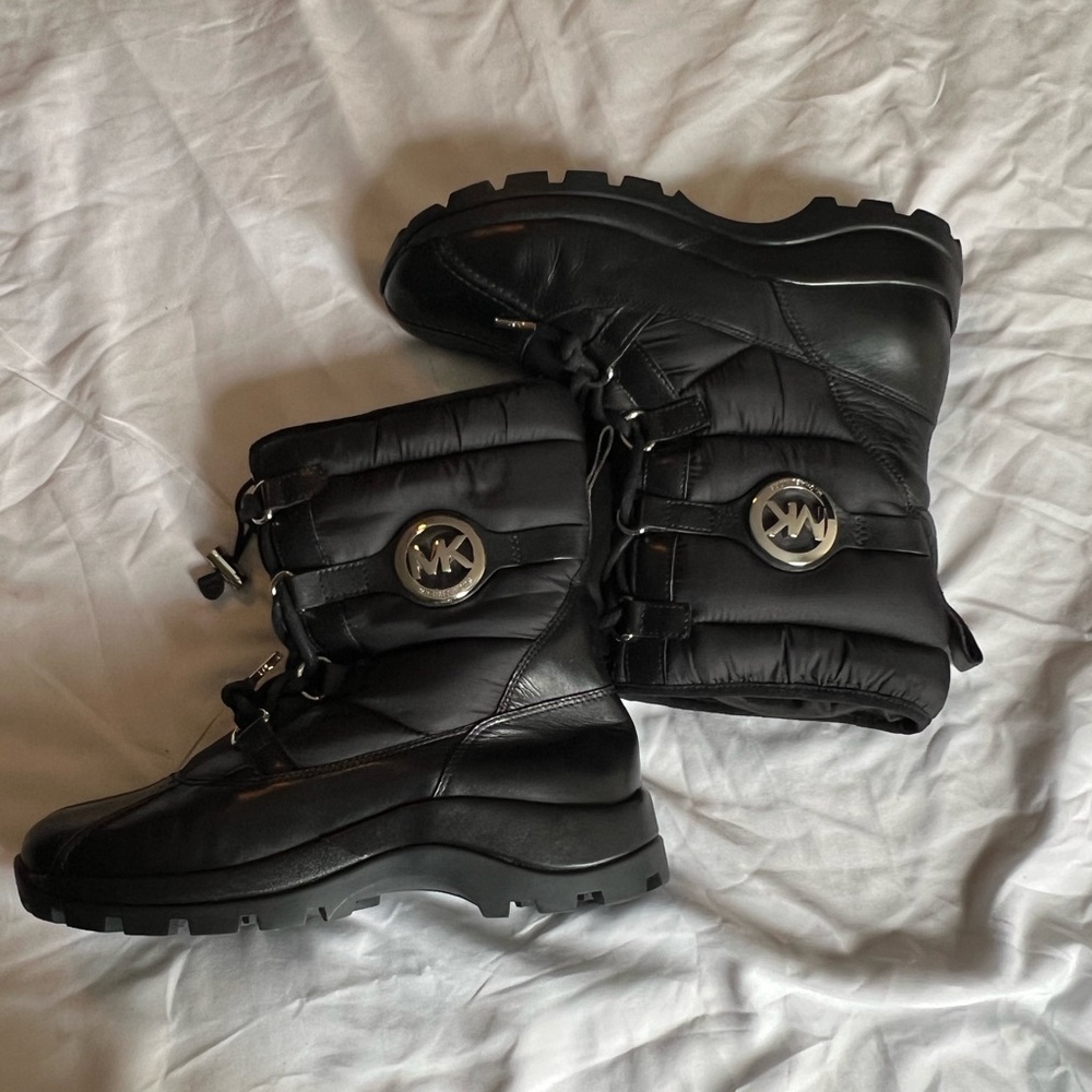 NWOT Michael Kors Women's black Leather Boots -